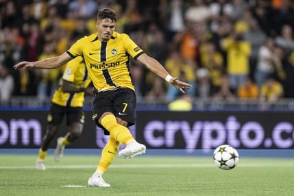 el-gol-de-penalti-de-filip-ugrinic-en-el-young-boys-galatasaray-de-la-previa-de-la-champions-league-2024-25--efe